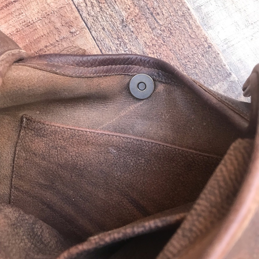 Lily and Lola Bella Shoulder Bag in Distressed Tan Leather - Picture 7 of 9